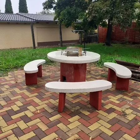 Szahara Vendeghaz * Kerekegyhaza