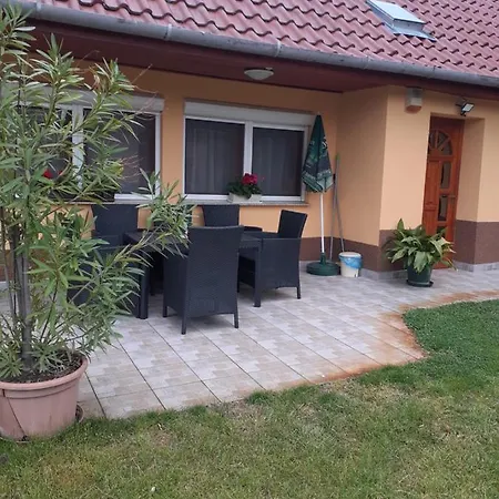 公寓 Szahara Vendeghaz