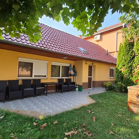 公寓 Szahara Vendeghaz