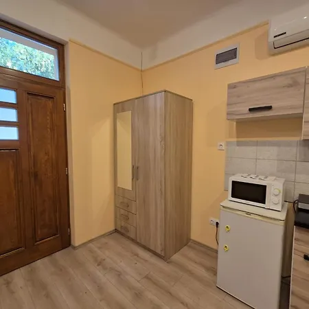 Szahara Vendeghaz 公寓 *