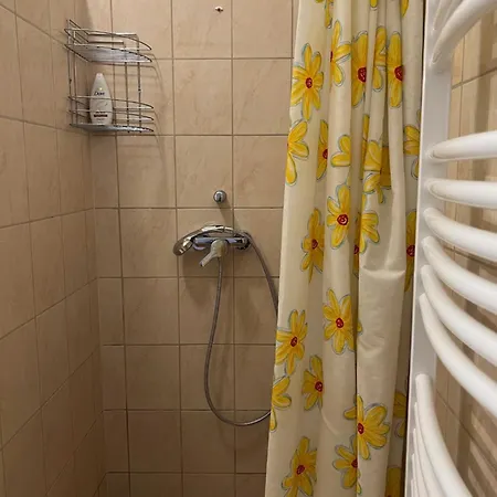 Szahara Vendeghaz 公寓 *