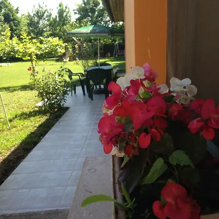 公寓 Szahara Vendeghaz *